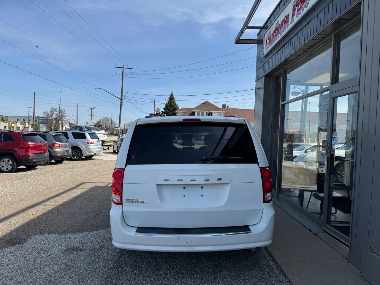 2016 Dodge Grand Caravan SXT Premium Plus Photo4