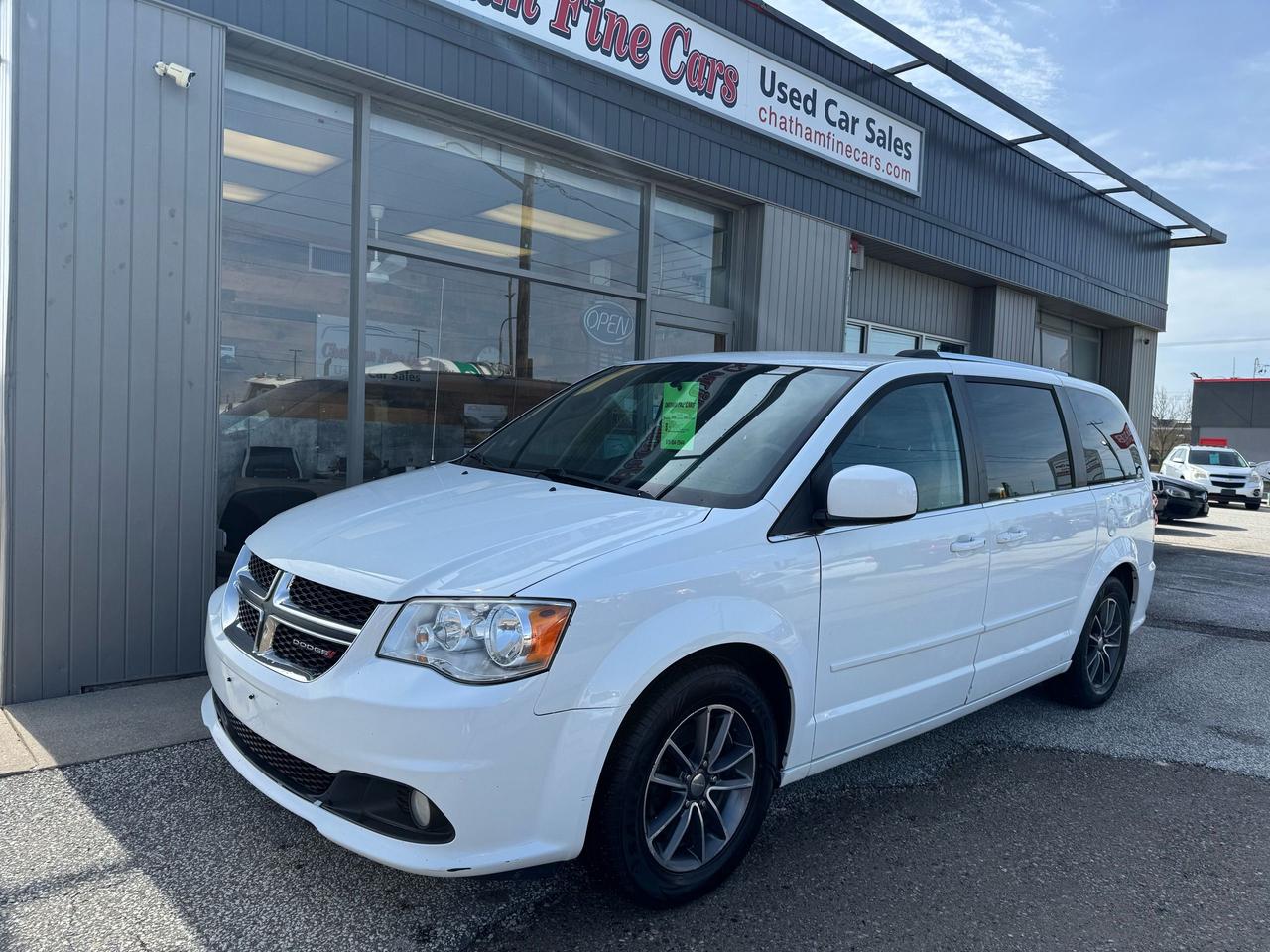 2016 Dodge Grand Caravan SXT Premium Plus - Photo #2