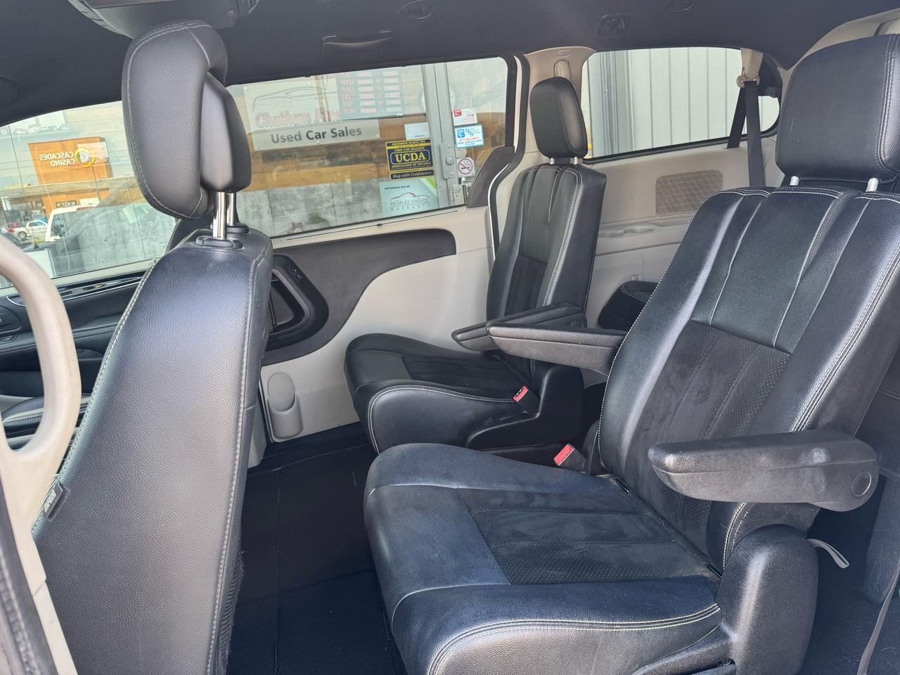 2016 Dodge Grand Caravan SXT Premium Plus - Photo #8