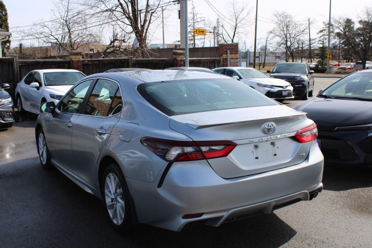 2022 Toyota Camry SE Auto - Photo #3