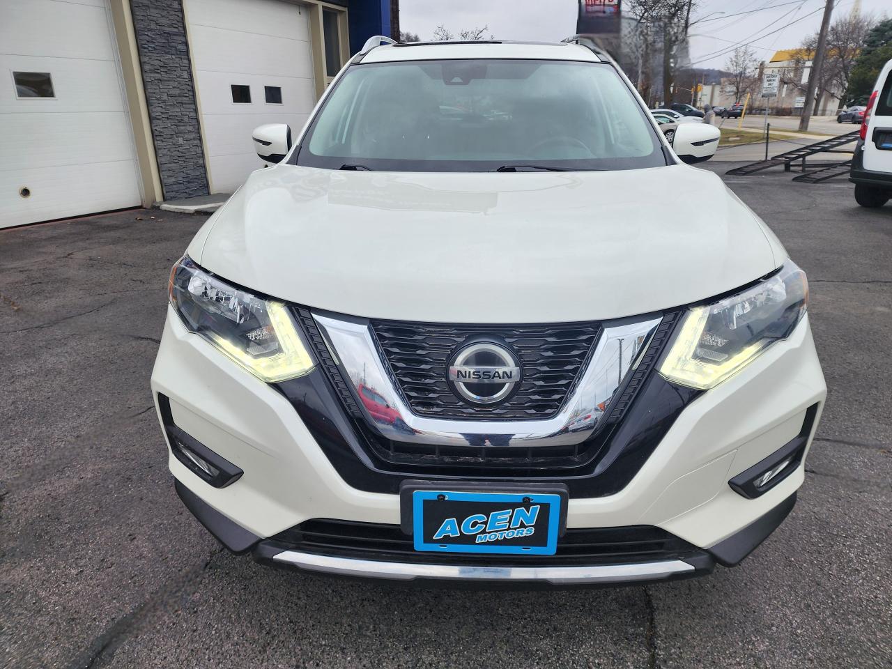 2019 Nissan Rogue AWD SV Photo2