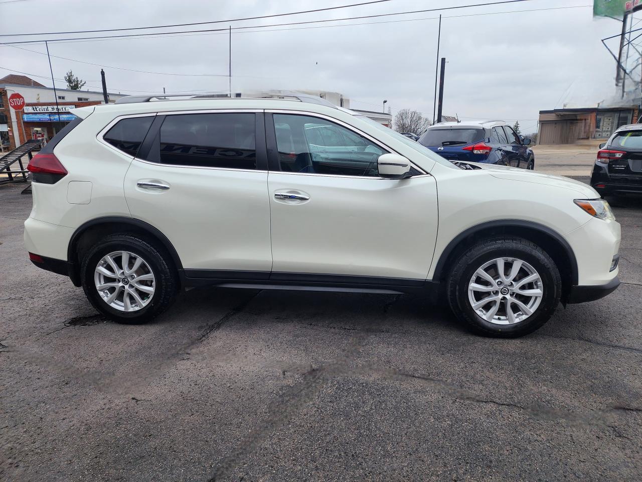 2019 Nissan Rogue AWD SV Photo4