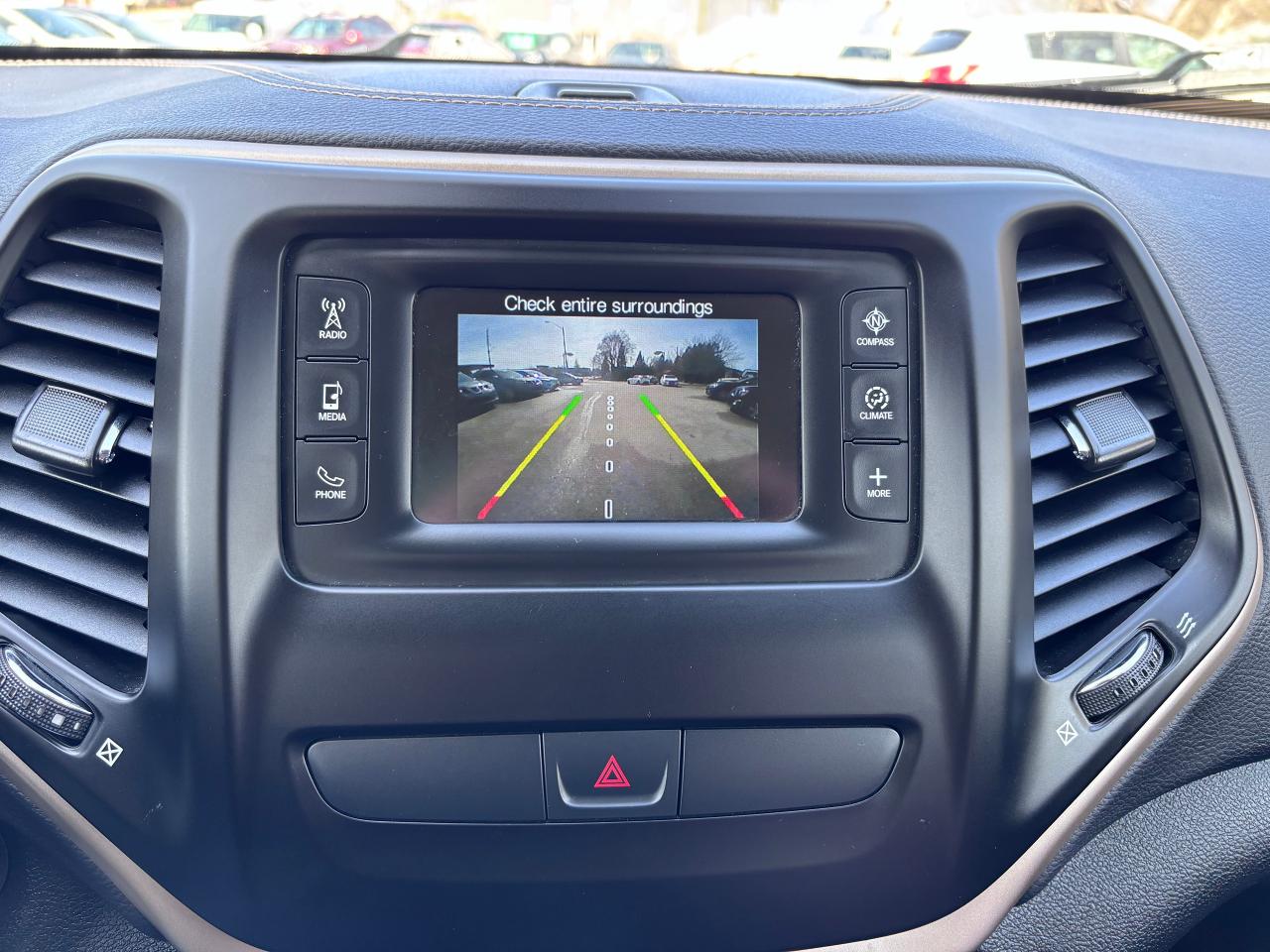 2016 Jeep Cherokee REMOTE START HEATED SEATS & WHEEL - Photo #17