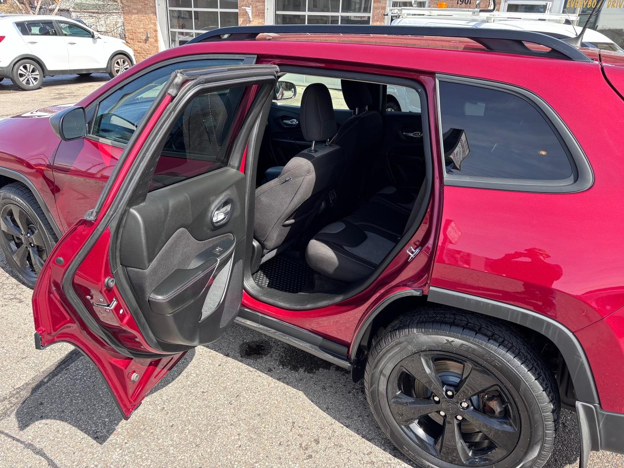 2016 Jeep Cherokee REMOTE START HEATED SEATS & WHEEL - Photo #11