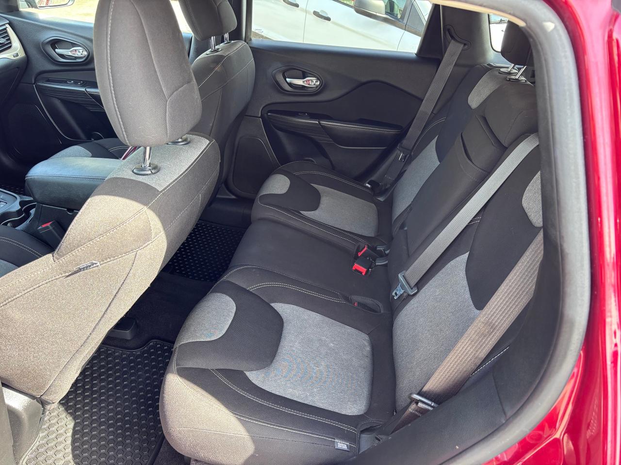 2016 Jeep Cherokee REMOTE START HEATED SEATS & WHEEL - Photo #12