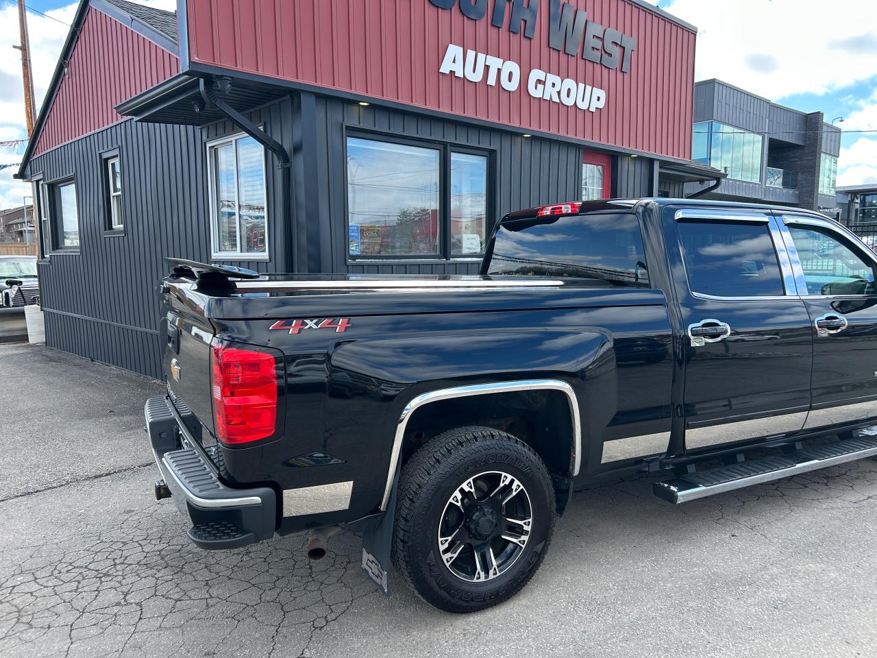 2018 Chevrolet Silverado 1500 4WD CREW CAB 153.0" LT W/1LT - Photo #10