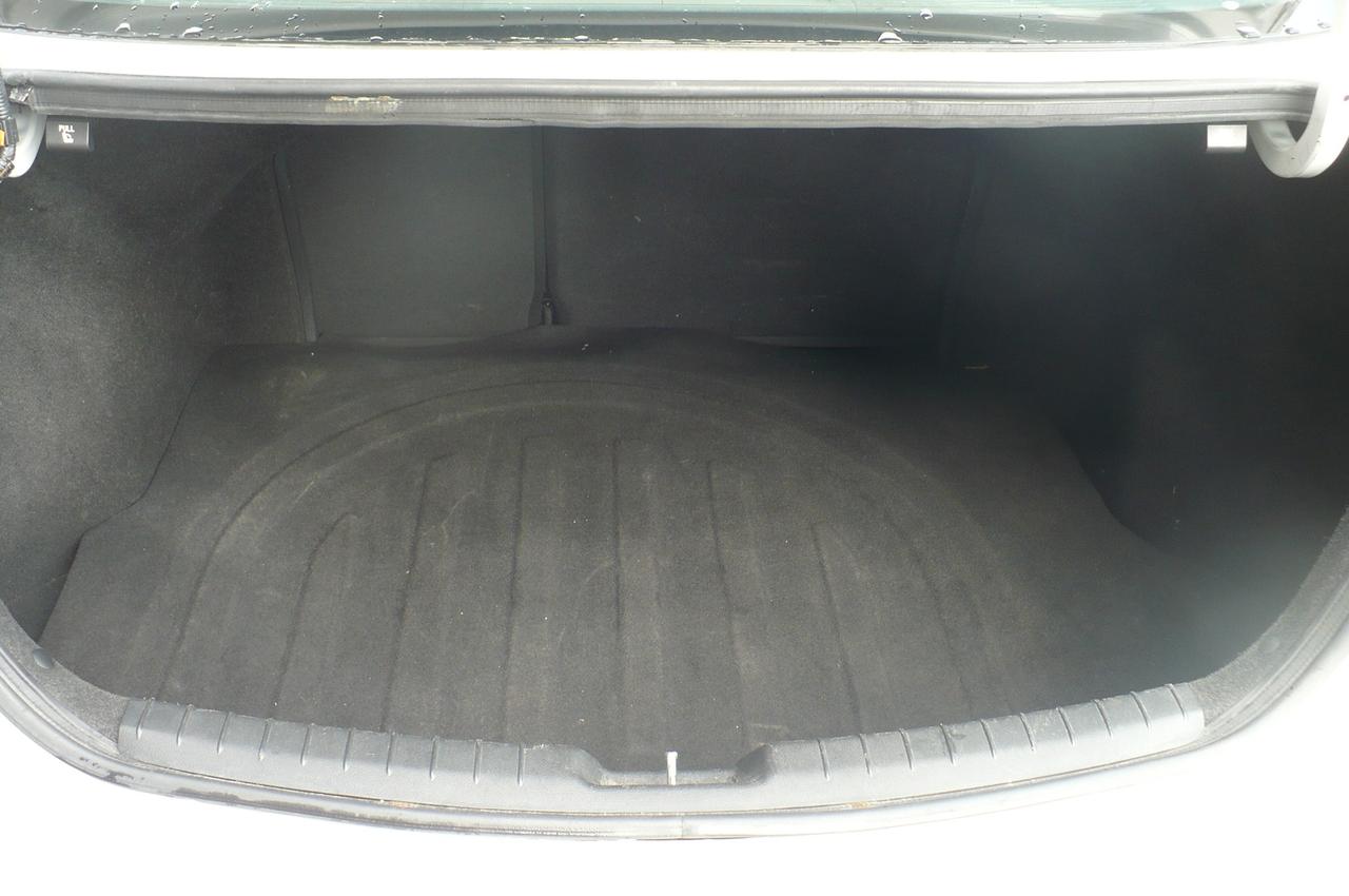 2017 Hyundai Elantra 4dr Sdn Auto GLS Photo