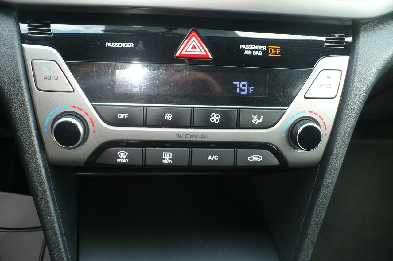 2017 Hyundai Elantra 4dr Sdn Auto GLS Photo