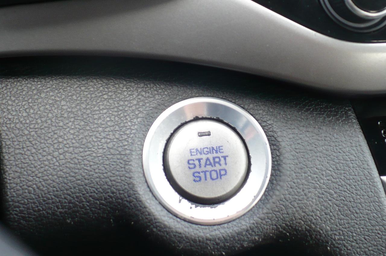 2017 Hyundai Elantra 4dr Sdn Auto GLS Photo