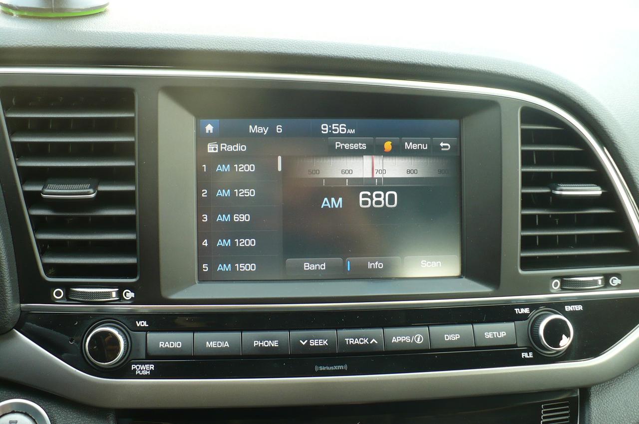 2017 Hyundai Elantra 4dr Sdn Auto GLS Photo