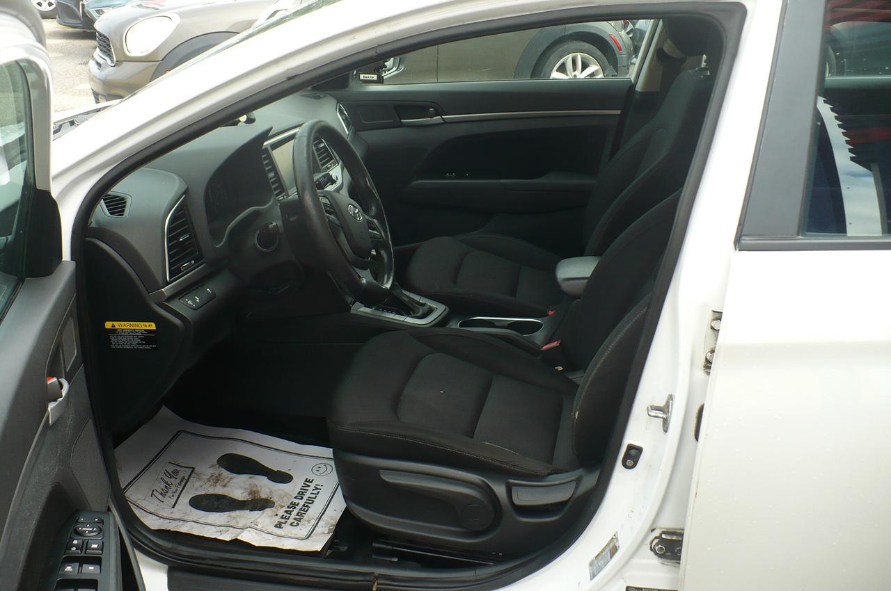 2017 Hyundai Elantra 4dr Sdn Auto GLS Photo