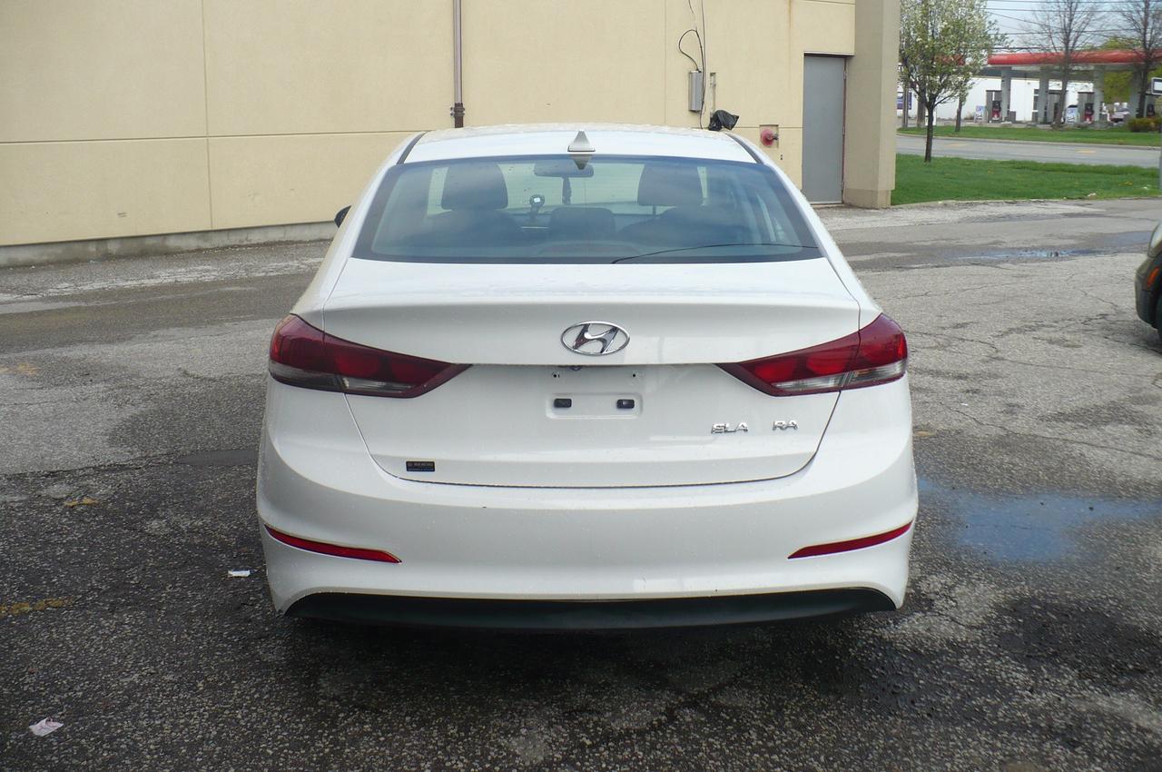 2017 Hyundai Elantra 4dr Sdn Auto GLS Photo