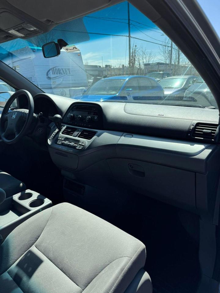2010 Honda Odyssey  - Photo #7
