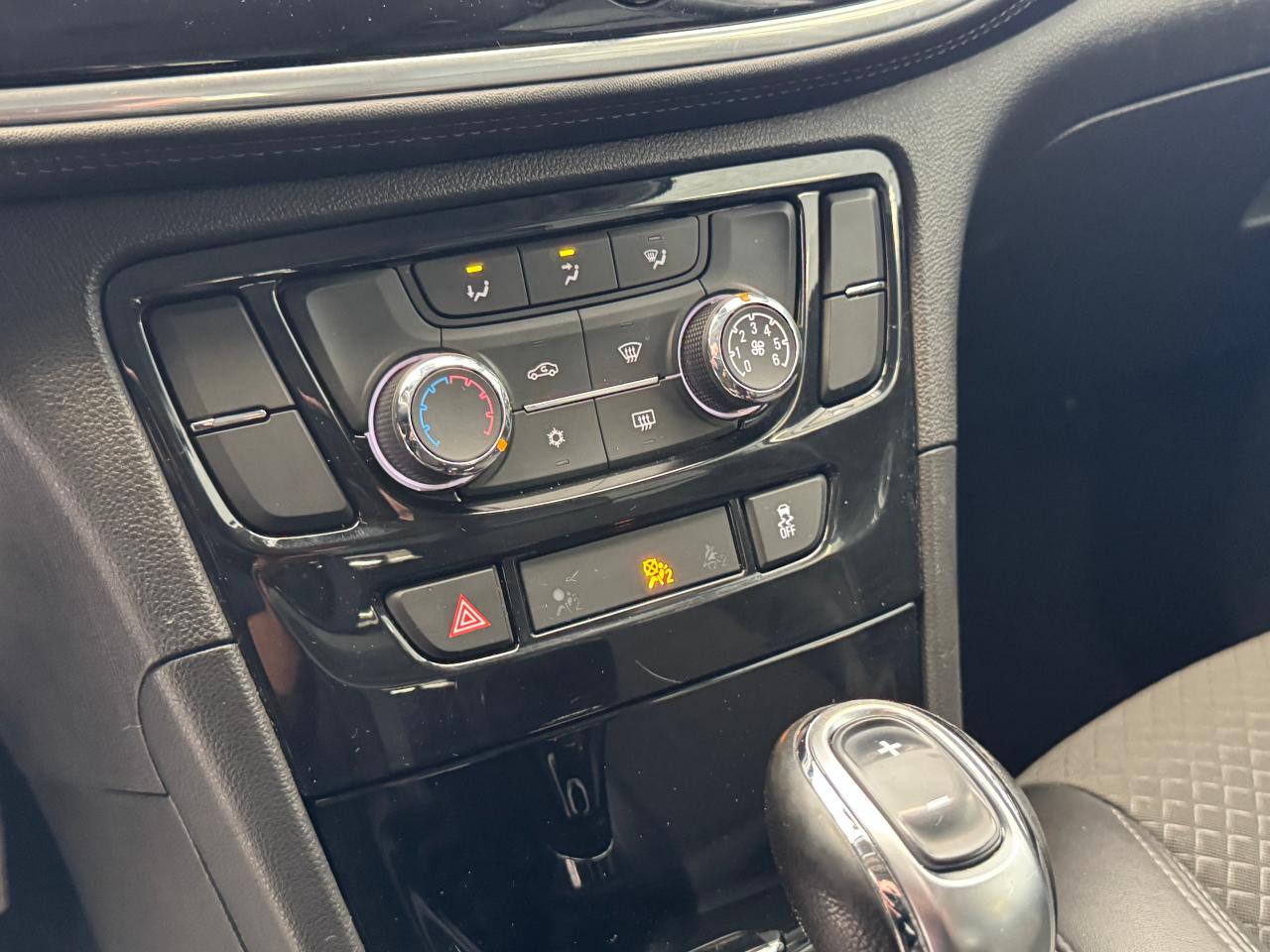 2018 Buick Encore Preferred+Camera+ApplePlay+CLEAN CARFAX - Photo #33