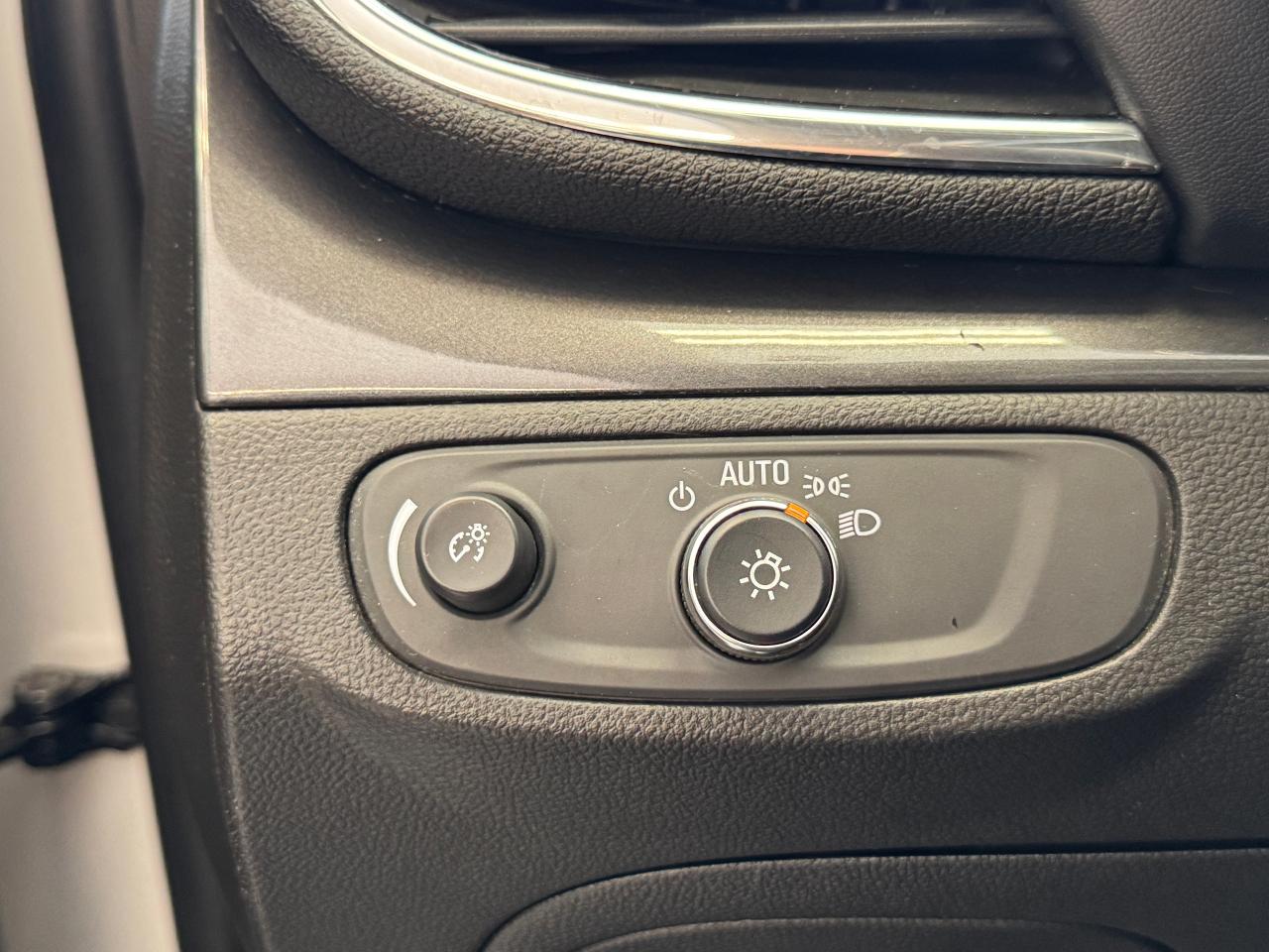 2018 Buick Encore Preferred+Camera+ApplePlay+CLEAN CARFAX - Photo #46