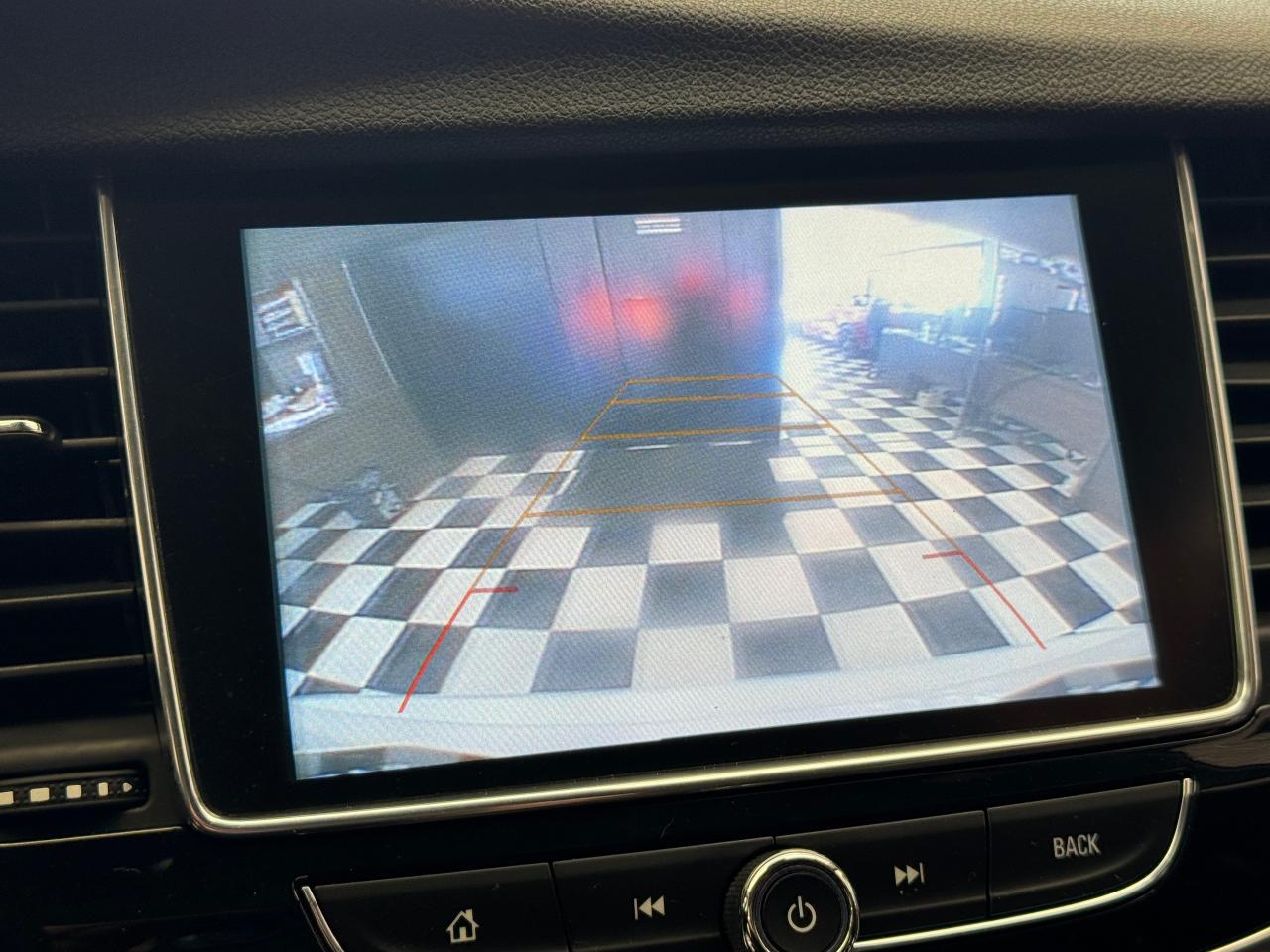 2018 Buick Encore Preferred+Camera+ApplePlay+CLEAN CARFAX - Photo #13