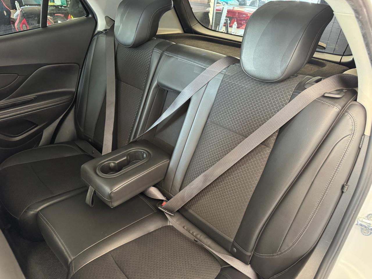 2018 Buick Encore Preferred+Camera+ApplePlay+CLEAN CARFAX - Photo #24