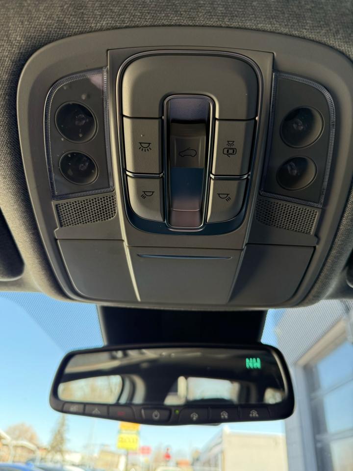 2019 Hyundai Santa Fe 2.0T Luxury AWD - Photo #16