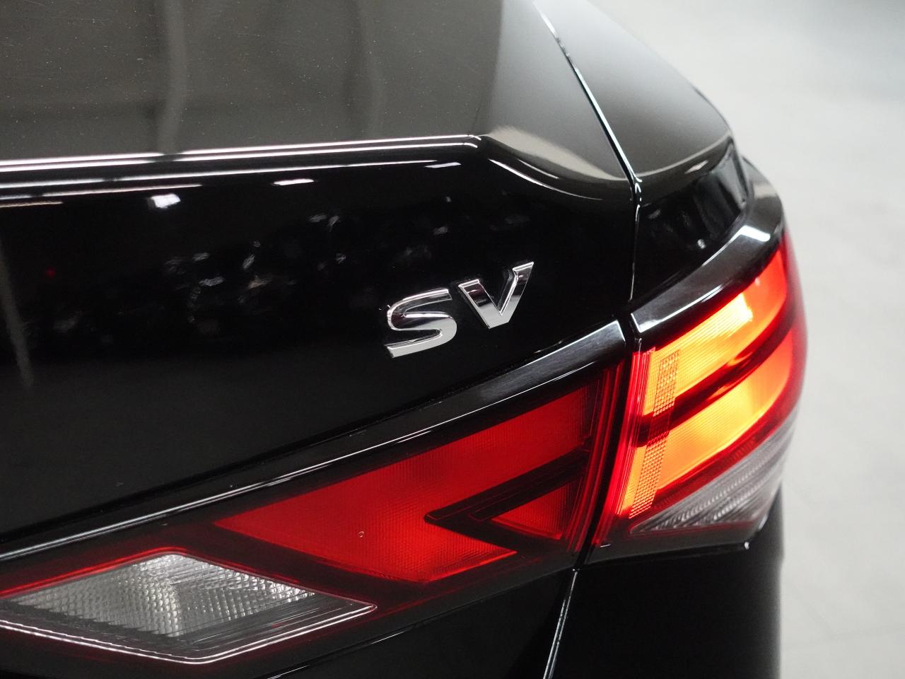 2021 Nissan Sentra SV | Sunroof | BSM | Heated Seats | CarPlay