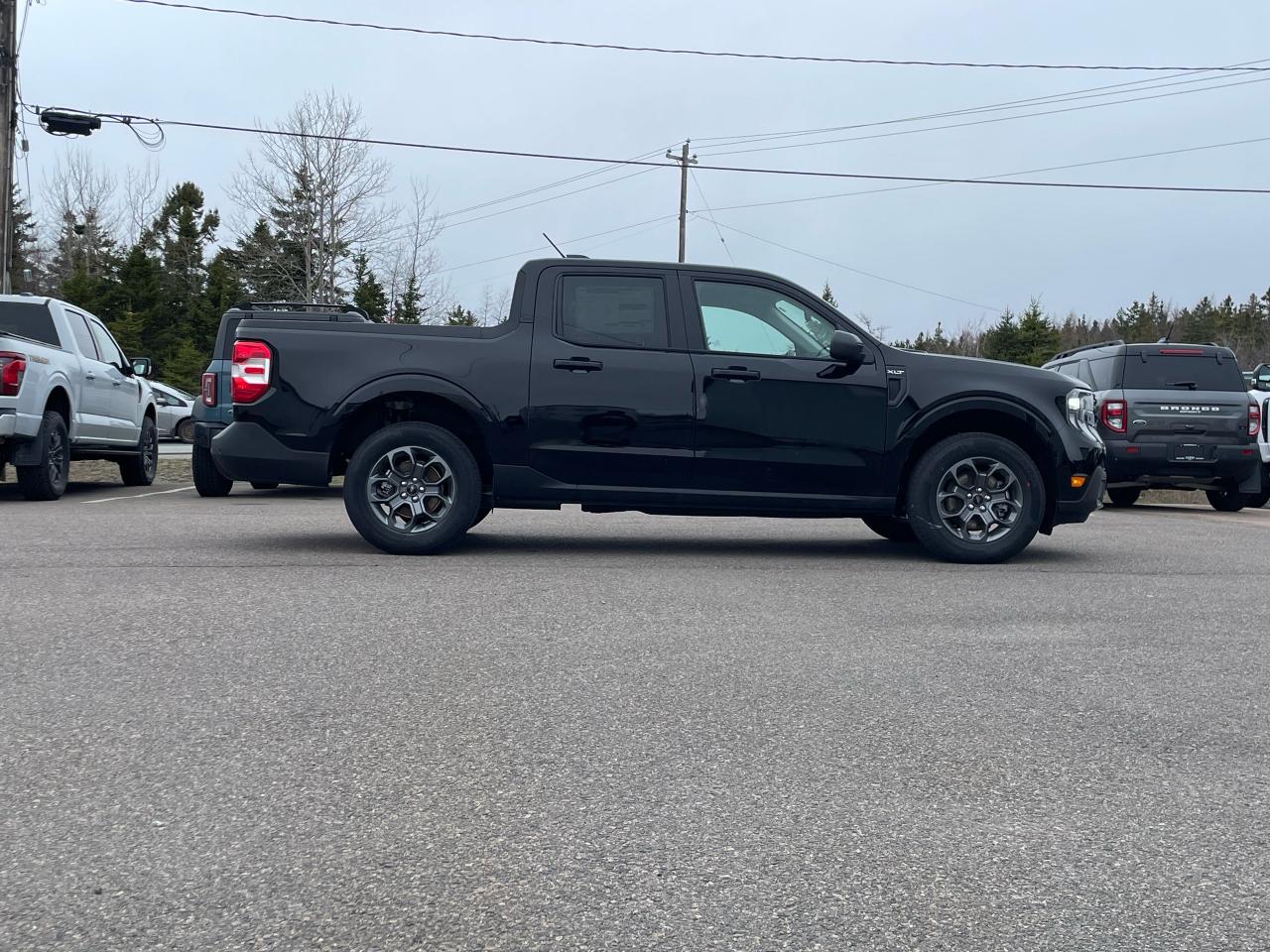 2025 Ford Maverick XLT AWD SuperCrew Photo3