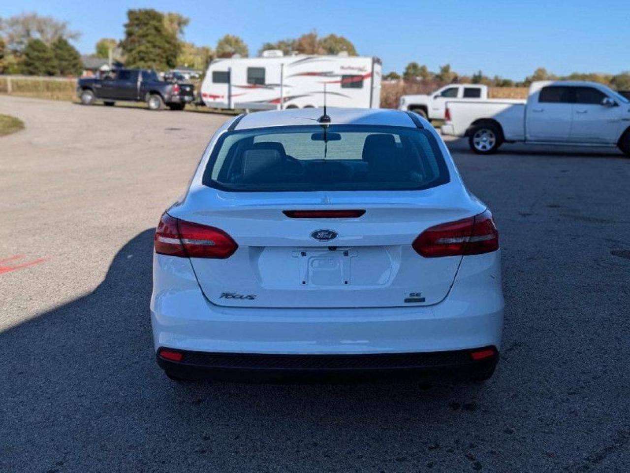 2018 Ford Focus SE  | FUEL EFFICIENT | AFTERMARKET WHEELS | - Photo #6