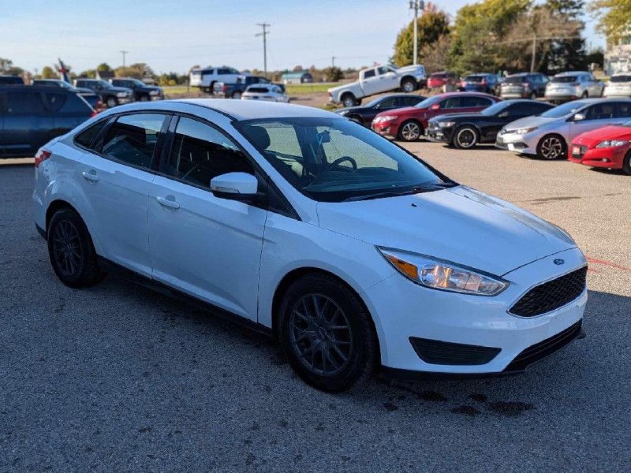 2018 Ford Focus SE  | FUEL EFFICIENT | AFTERMARKET WHEELS | - Photo #9