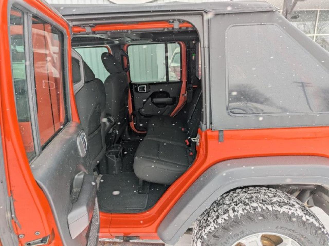 2018 Jeep Wrangler Unlimited | ACCIDENT FREE | LOW MILEAGE | - Photo #24