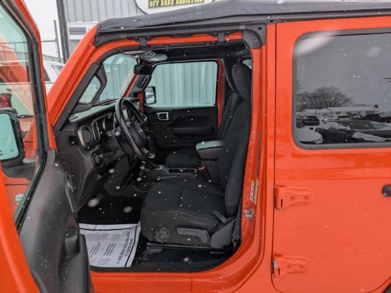 2018 Jeep Wrangler Unlimited | ACCIDENT FREE | LOW MILEAGE | - Photo #25