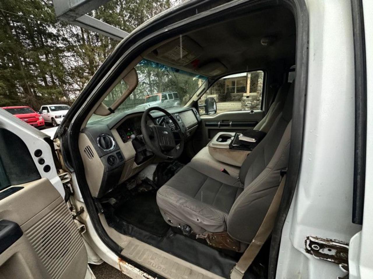 2008 Ford F-350 Super Duty - AM/FM Radio - Photo #11