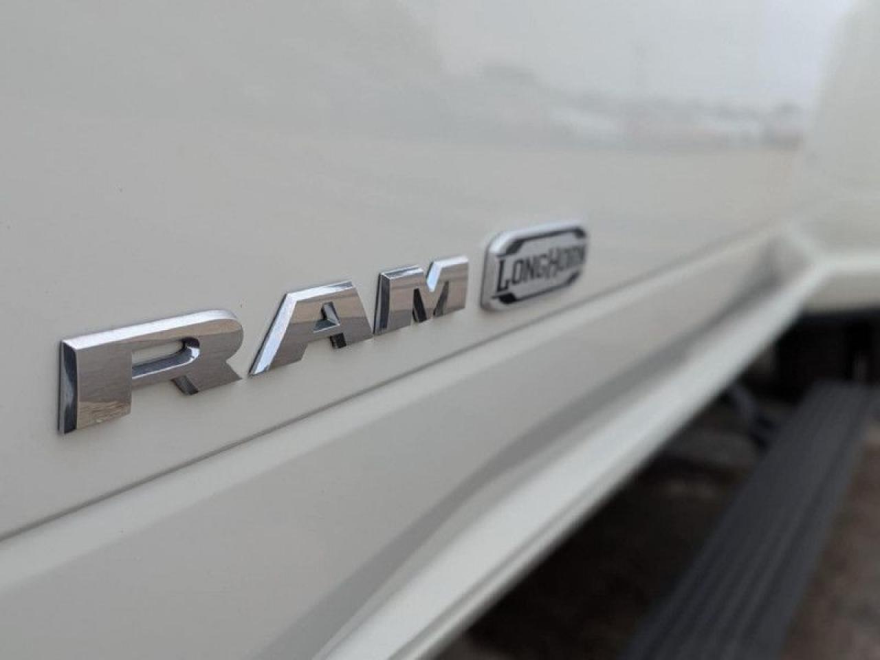2019 RAM 3500 Longhorn  | DUALLY | CUMMINS | LARAMIE | - Photo #19