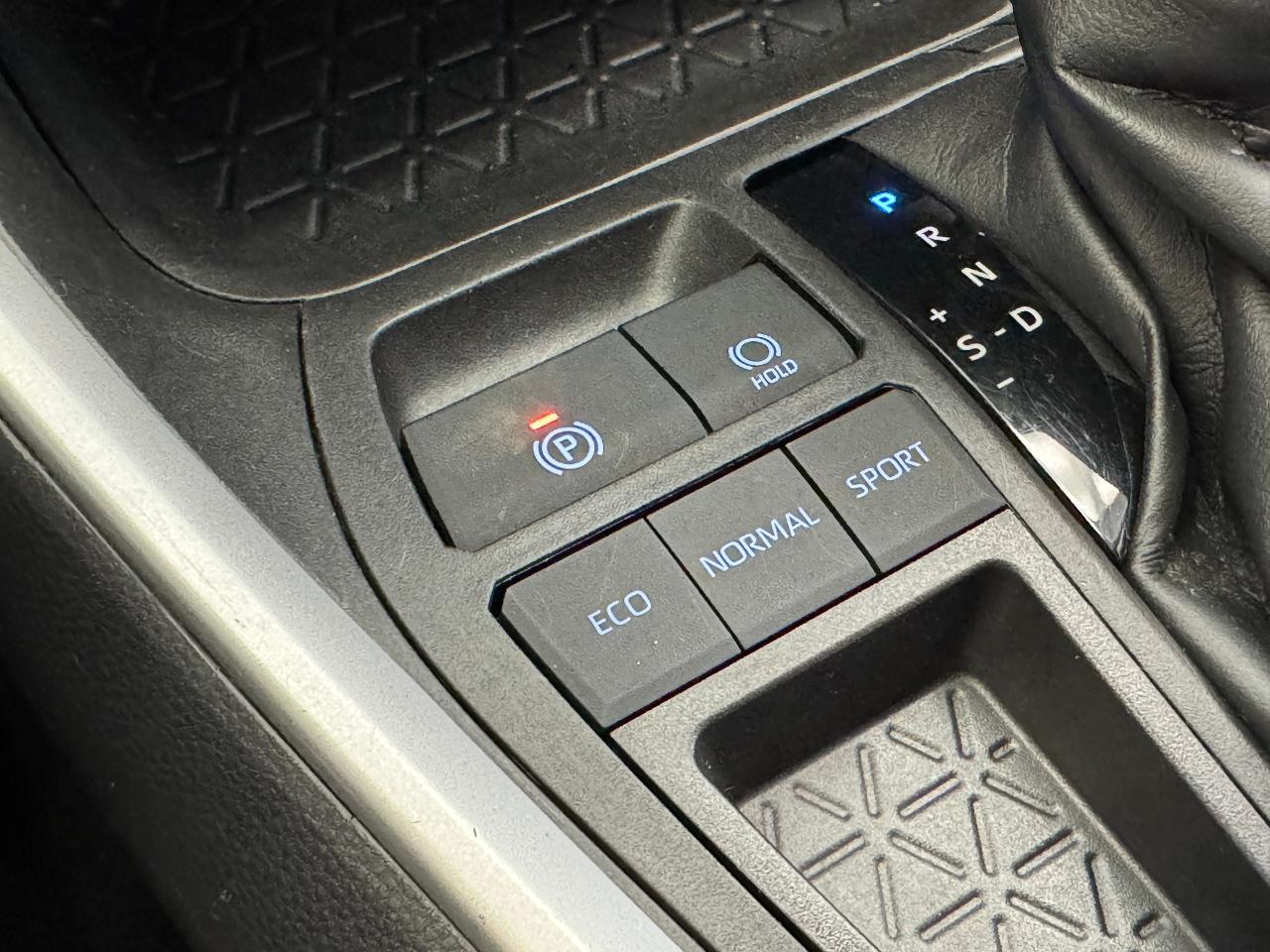 2021 Toyota RAV4 LE+Adaptive Cruise+LaneKeep+ONE OWNER+CLEAN CARFAX - Photo #33