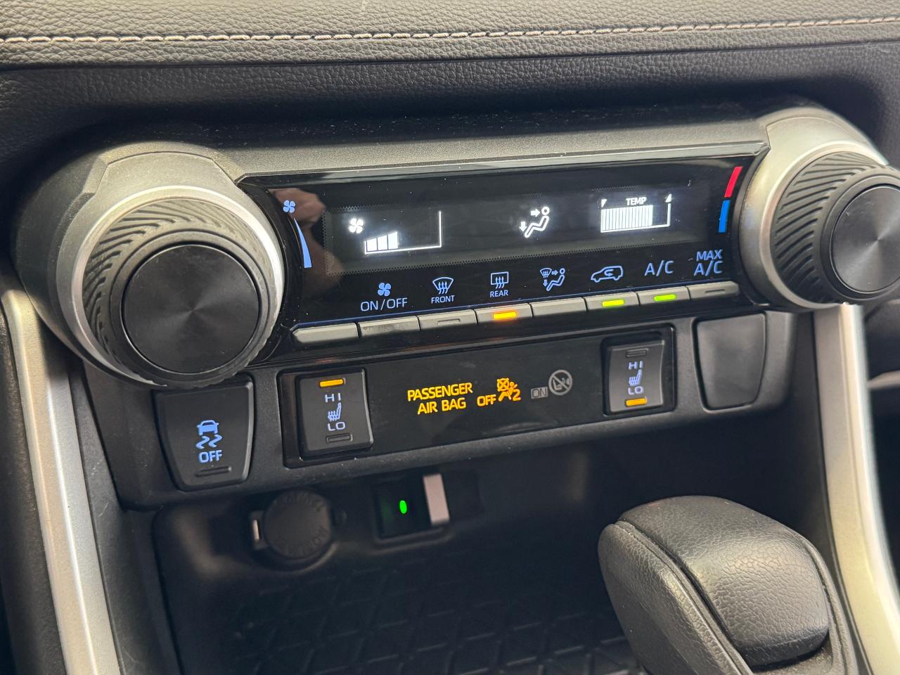 2021 Toyota RAV4 LE+Adaptive Cruise+LaneKeep+ONE OWNER+CLEAN CARFAX - Photo #31