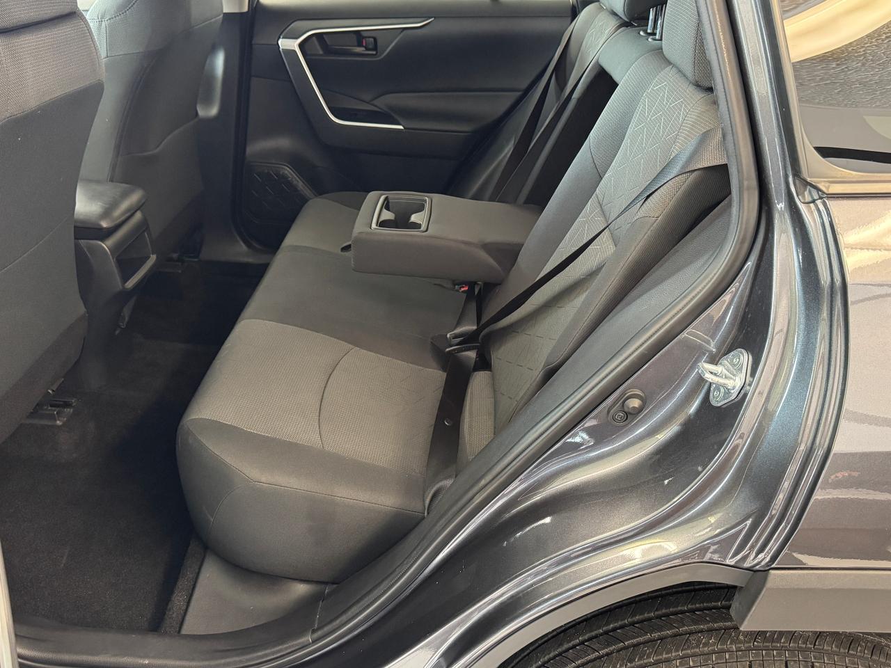 2021 Toyota RAV4 LE+Adaptive Cruise+LaneKeep+ONE OWNER+CLEAN CARFAX - Photo #23