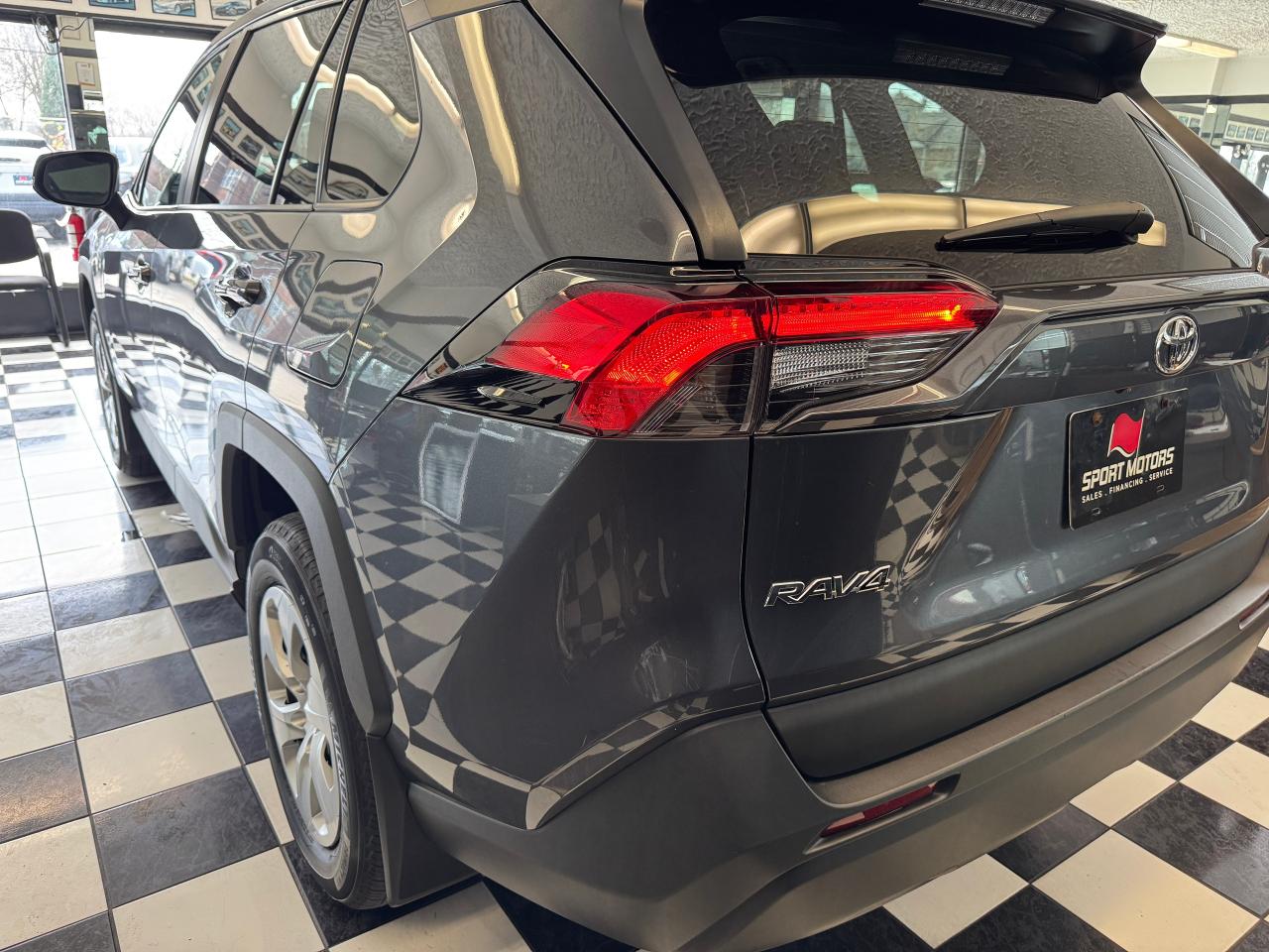 2021 Toyota RAV4 LE+Adaptive Cruise+LaneKeep+ONE OWNER+CLEAN CARFAX - Photo #36