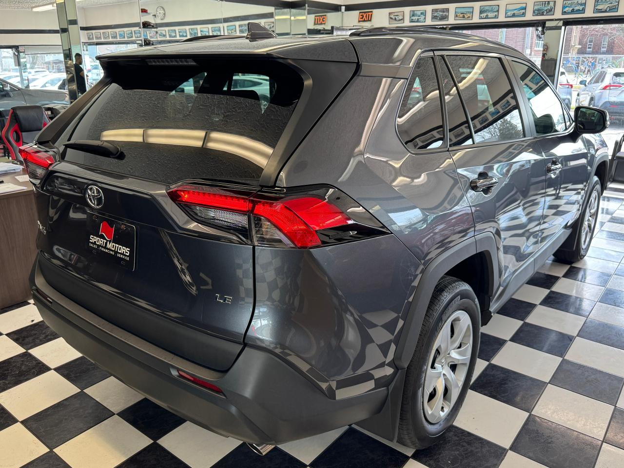2021 Toyota RAV4 LE+Adaptive Cruise+LaneKeep+ONE OWNER+CLEAN CARFAX - Photo #8