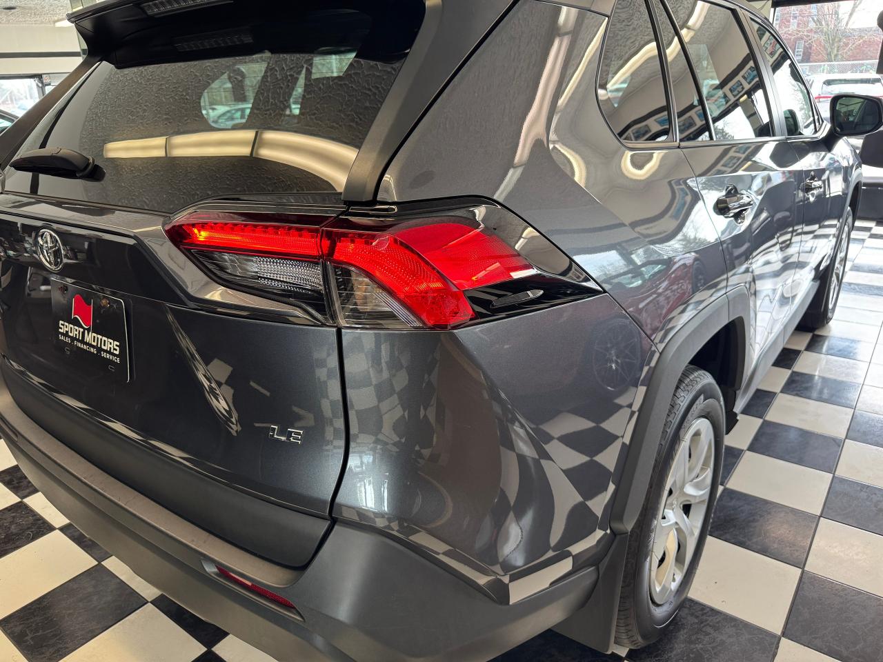 2021 Toyota RAV4 LE+Adaptive Cruise+LaneKeep+ONE OWNER+CLEAN CARFAX - Photo #37