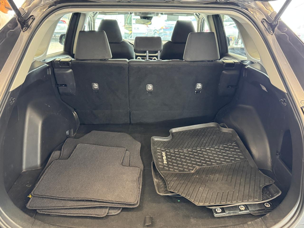 2021 Toyota RAV4 LE+Adaptive Cruise+LaneKeep+ONE OWNER+CLEAN CARFAX - Photo #25