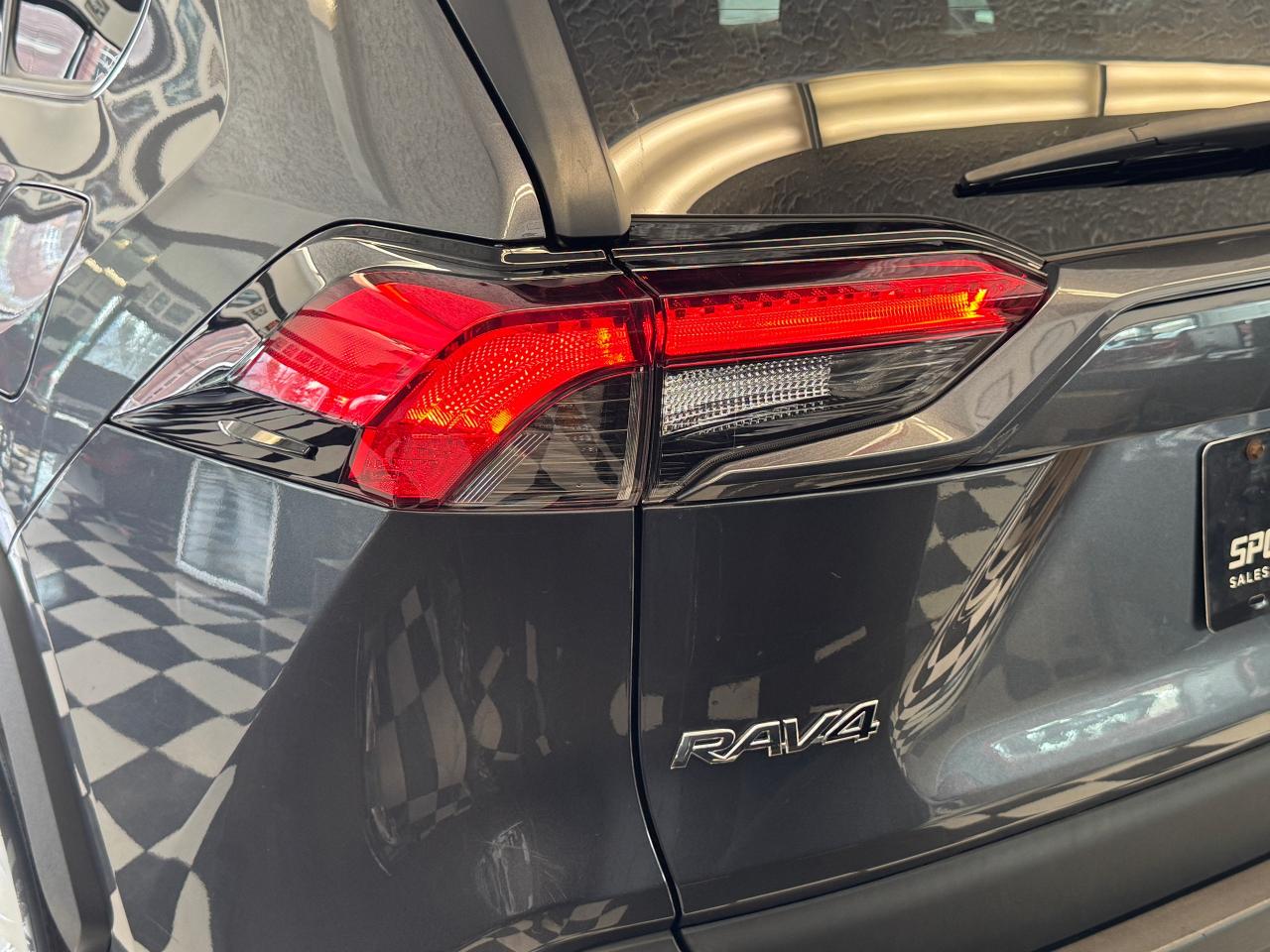 2021 Toyota RAV4 LE+Adaptive Cruise+LaneKeep+ONE OWNER+CLEAN CARFAX - Photo #57