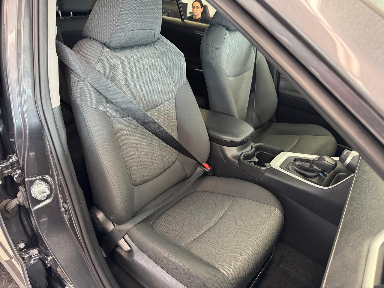 2021 Toyota RAV4 LE+Adaptive Cruise+LaneKeep+ONE OWNER+CLEAN CARFAX - Photo #22