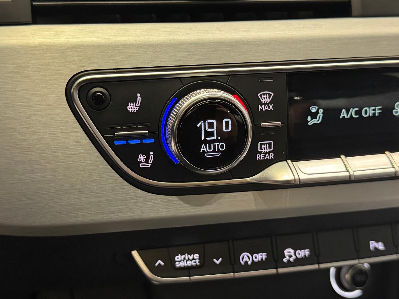 2017 Audi A4 Progressiv S-LINE+GPS+Cooled Leather+Roof+Camera - Photo #3