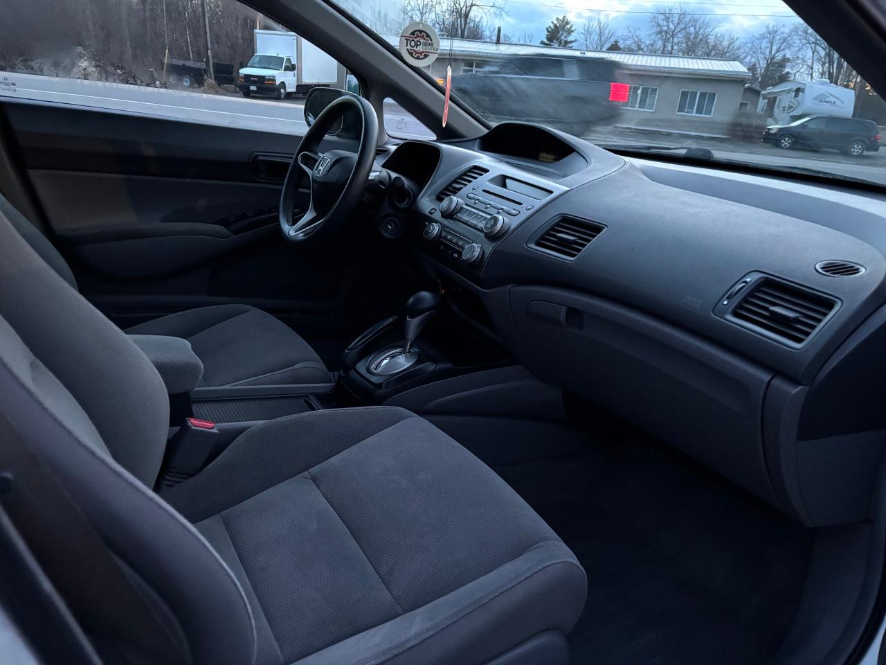 2009 Honda Civic DX - Photo #11