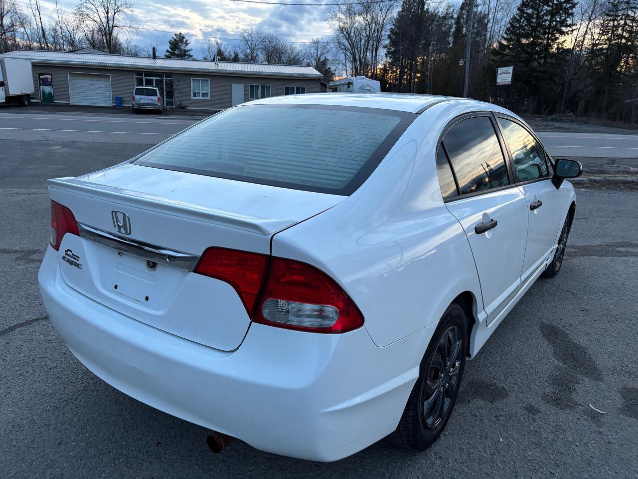 2009 Honda Civic DX - Photo #4
