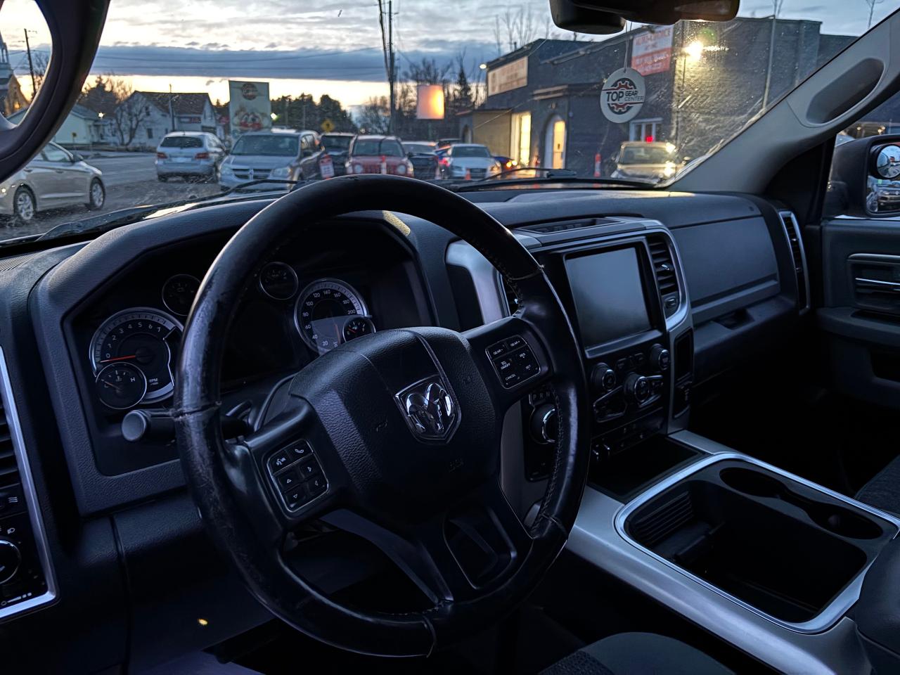 2015 RAM 1500 OUTDOORSMAN CREW CAB - Photo #10