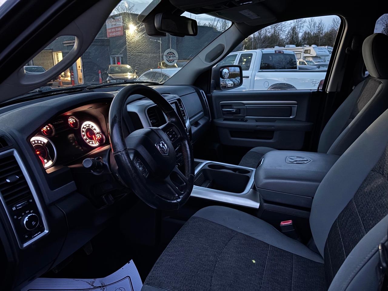 2015 RAM 1500 OUTDOORSMAN CREW CAB - Photo #8