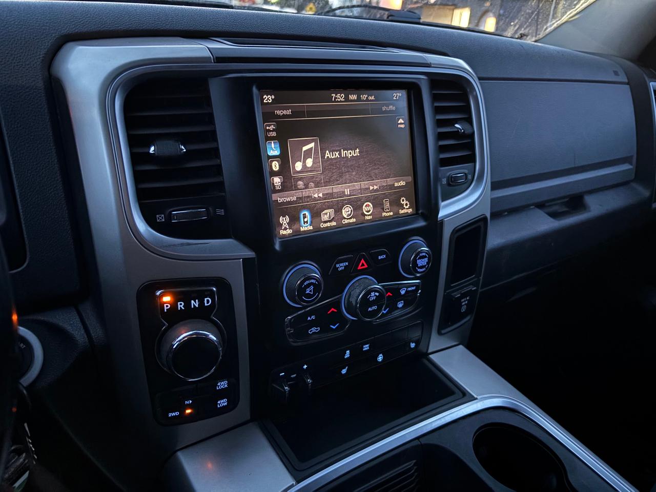 2015 RAM 1500 OUTDOORSMAN CREW CAB - Photo #11