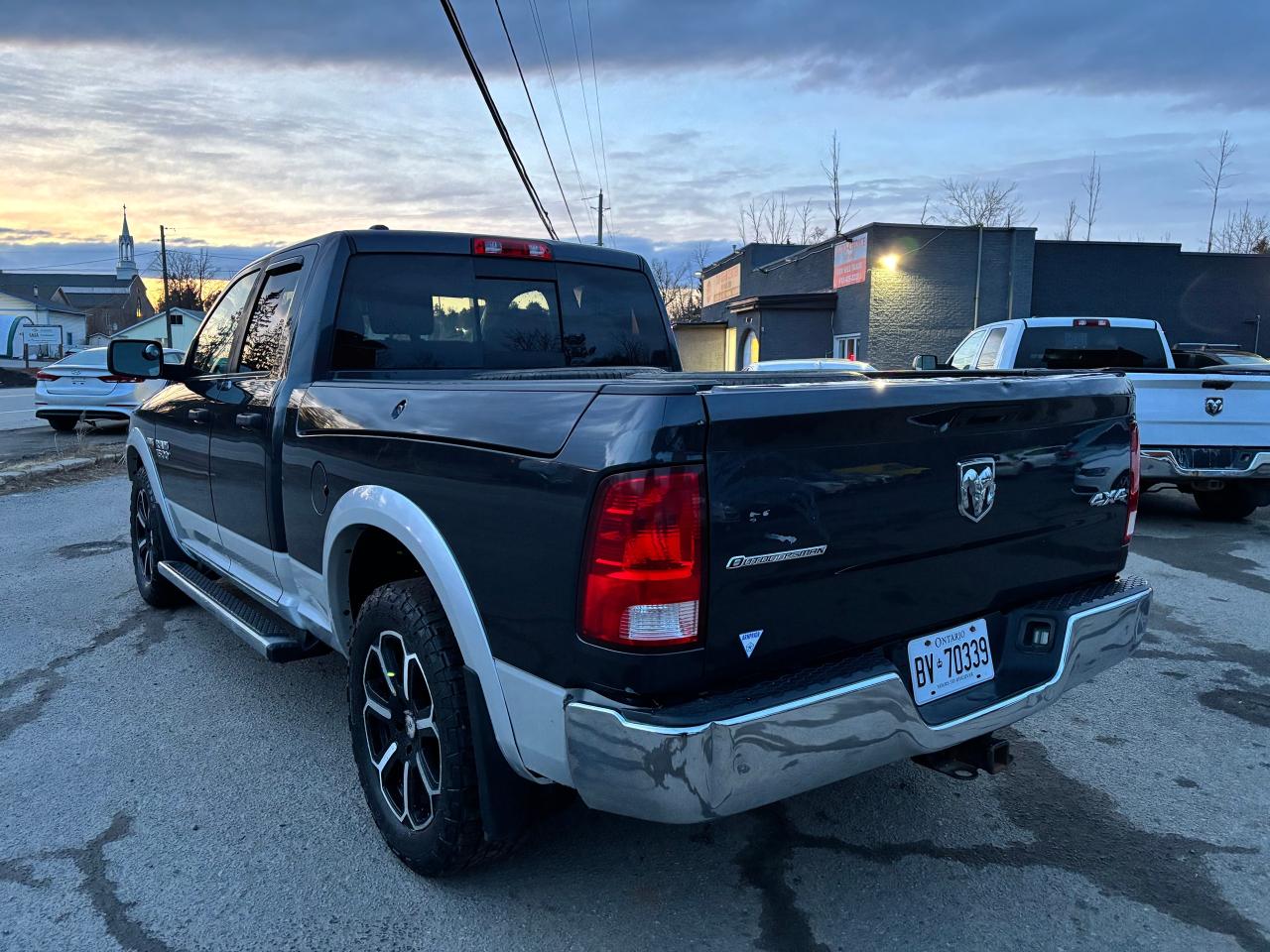 2015 RAM 1500 OUTDOORSMAN CREW CAB - Photo #7