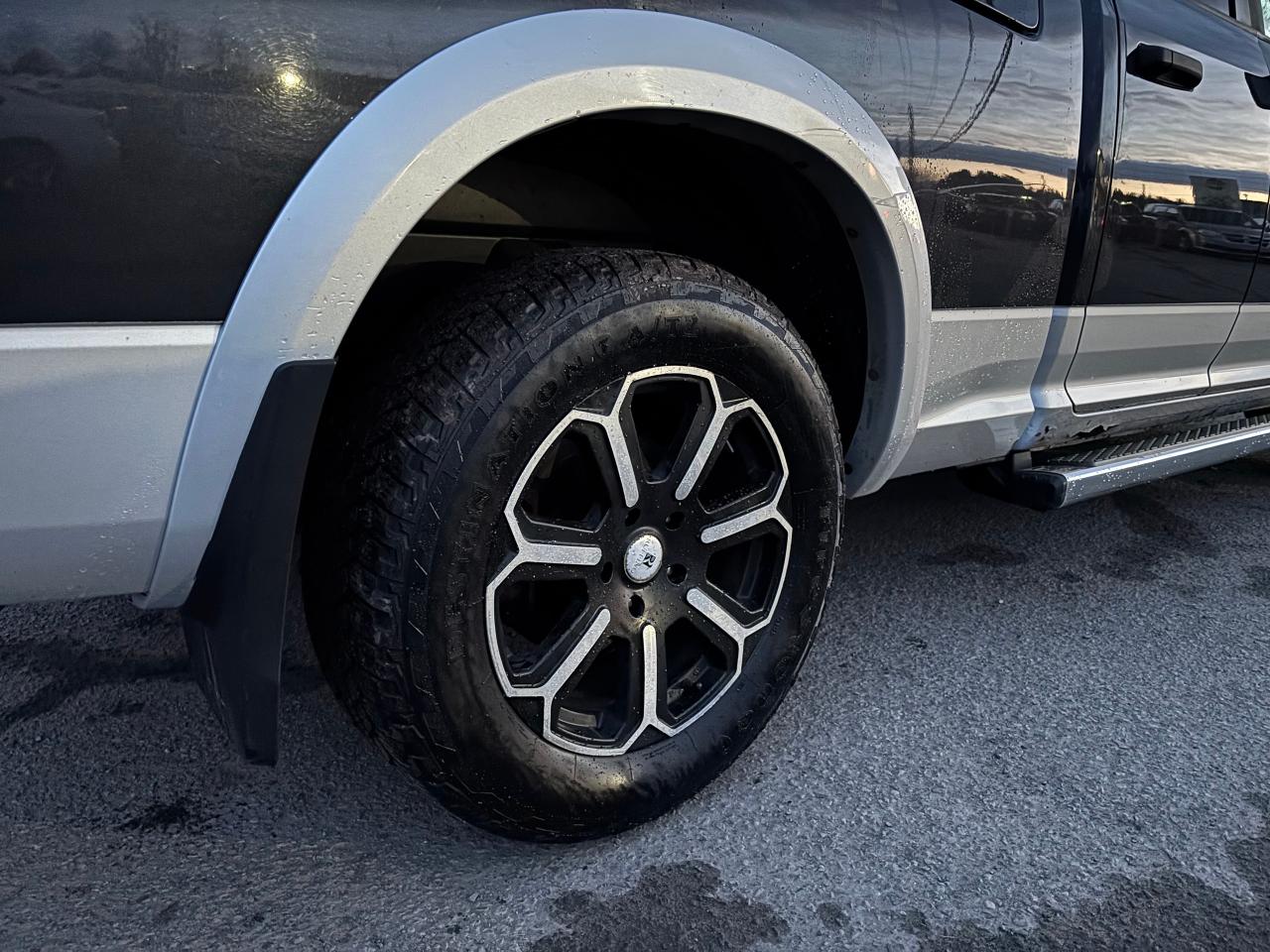2015 RAM 1500 OUTDOORSMAN CREW CAB - Photo #17