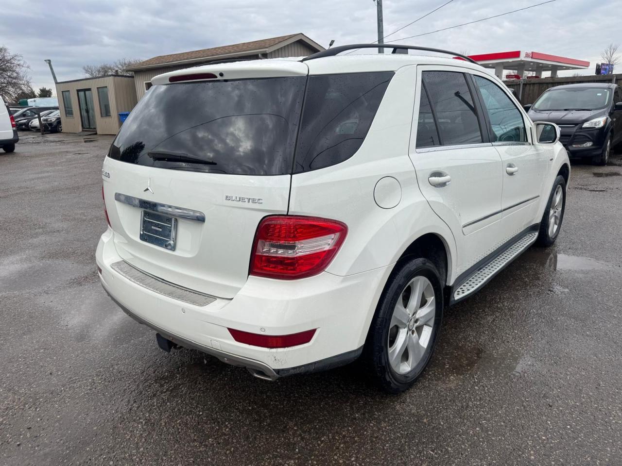 2010 Mercedes-Benz M-Class ML350 BLUETEC, DIESEL, ONLY 52,000KMS, CERTIFIED - Photo #5