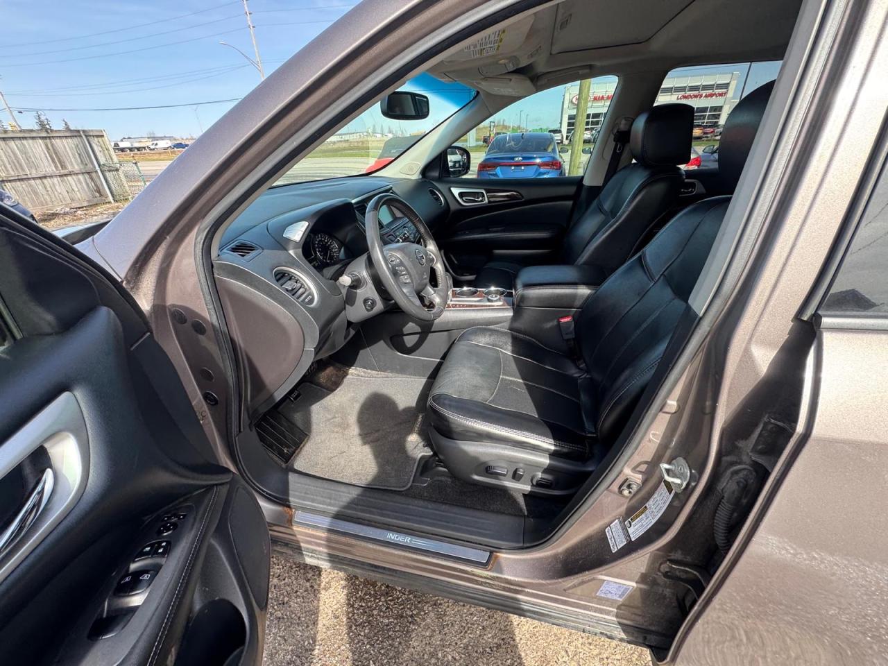 2014 Nissan Pathfinder AS IS, Platinum, AWD, T-CASE ISSUE, RUNS GOOD - Photo #11