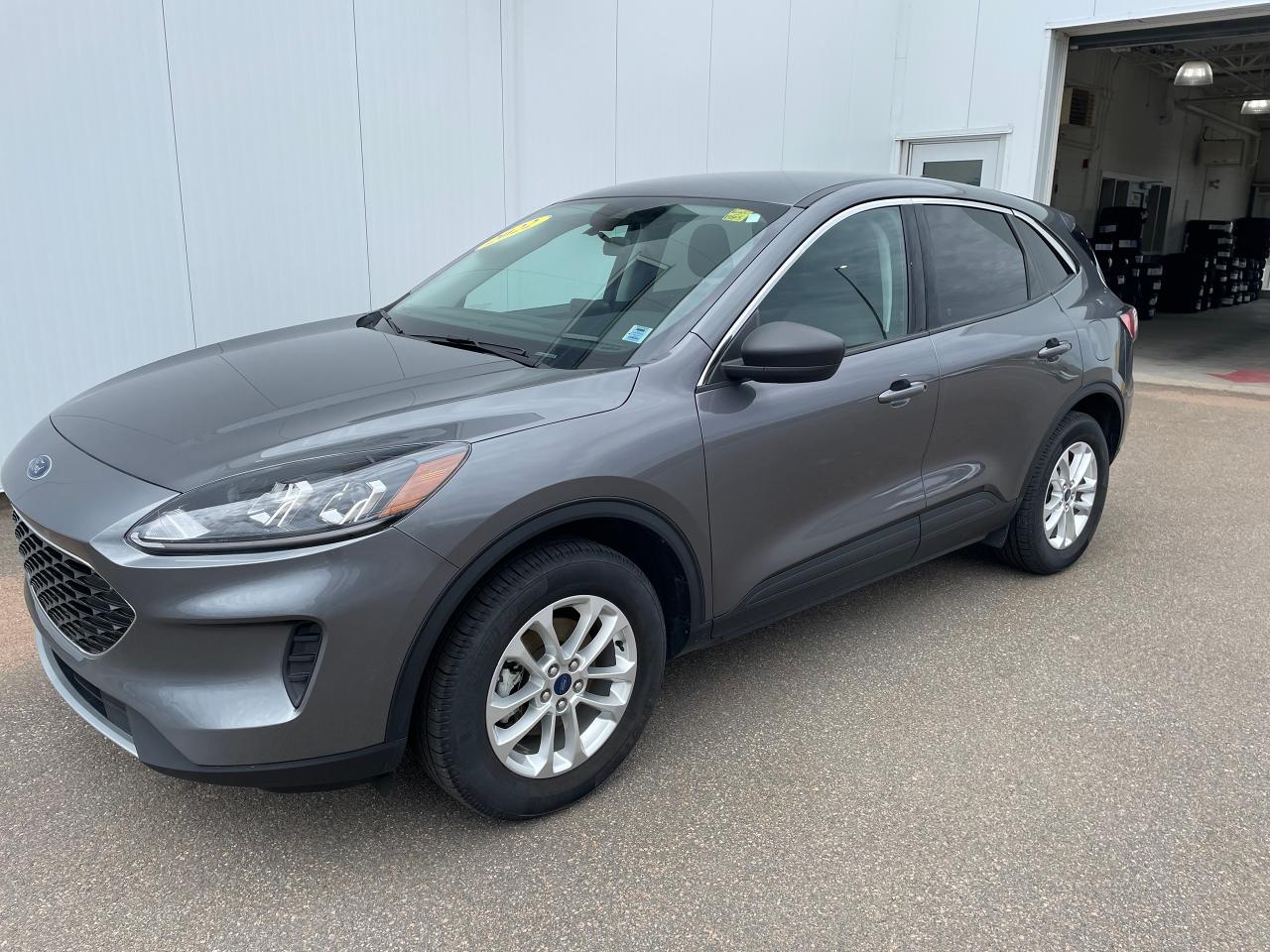 2022 Ford Escape SE Photo0